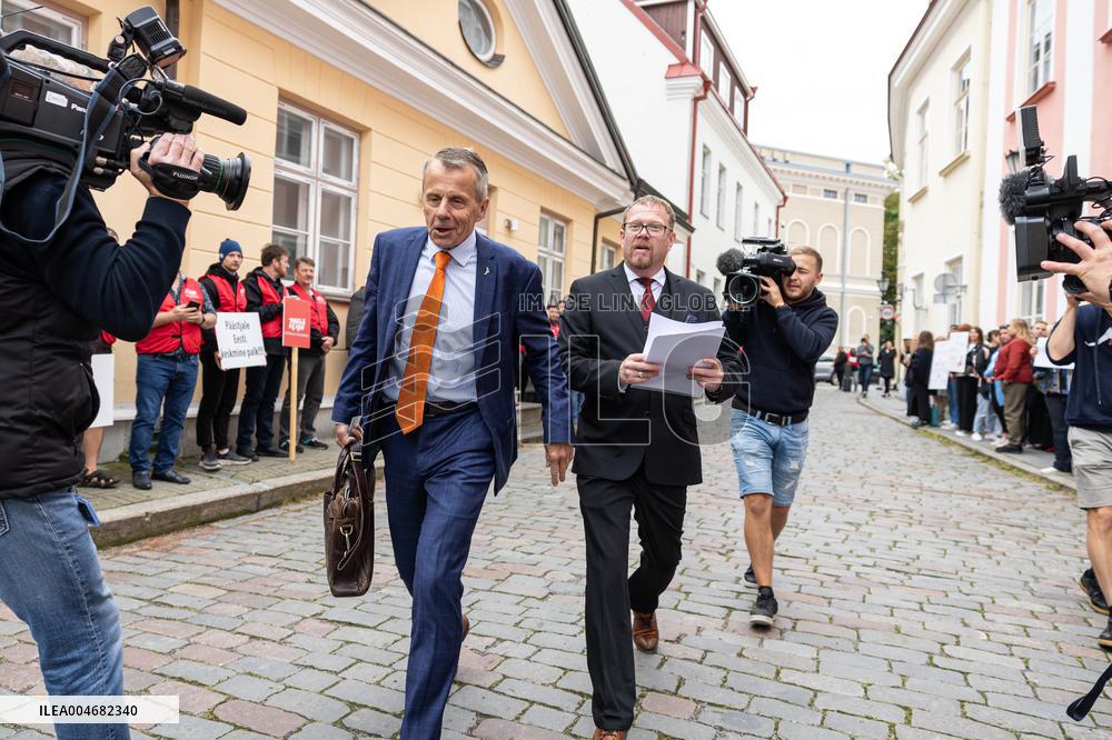 Teachers and emergency services unions protest