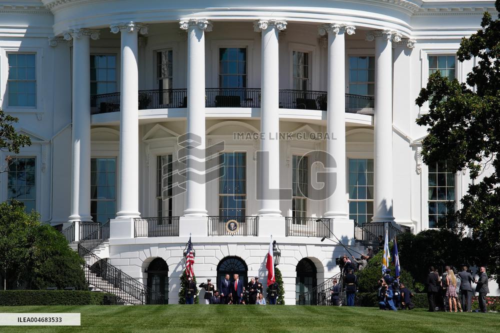 Donald Trump Greets Karol Nawrocki - Washington