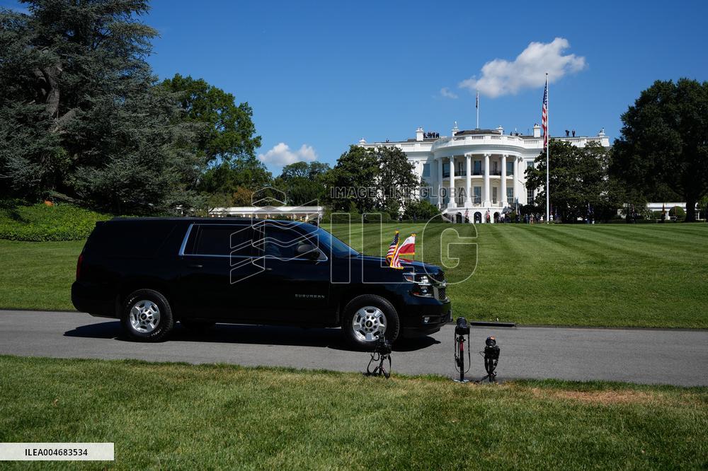 Donald Trump Greets Karol Nawrocki - Washington