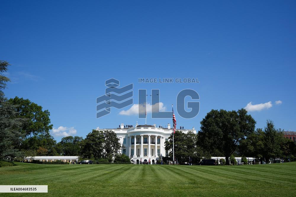 Donald Trump Greets Karol Nawrocki - Washington