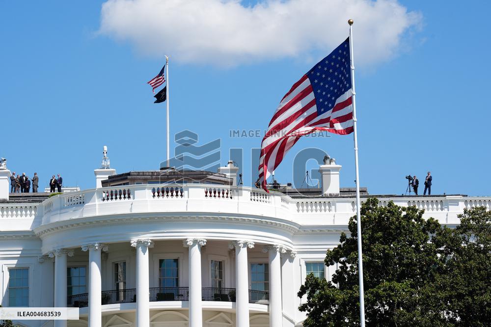 Donald Trump Greets Karol Nawrocki - Washington