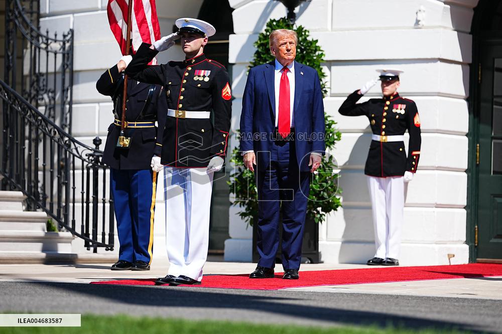 Trump greets President Karol Nawrocki of Poland on the South Portico of the White House
