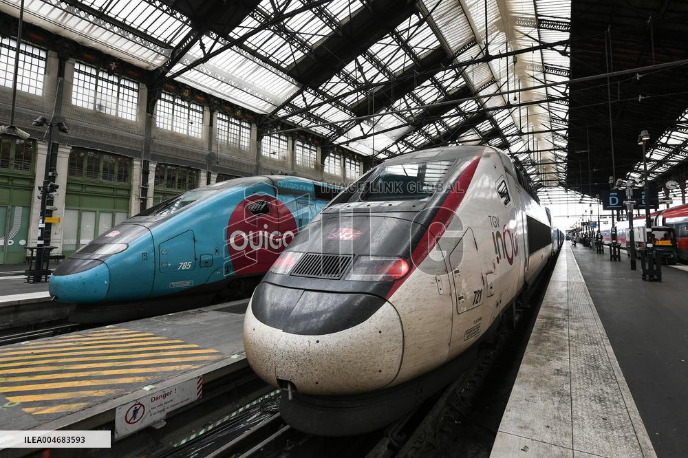 SNCF railway line in Paris FA