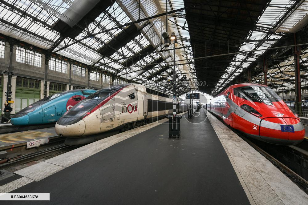 Trenitalia railway line in Paris FA