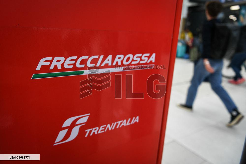 Trenitalia railway line in Paris FA