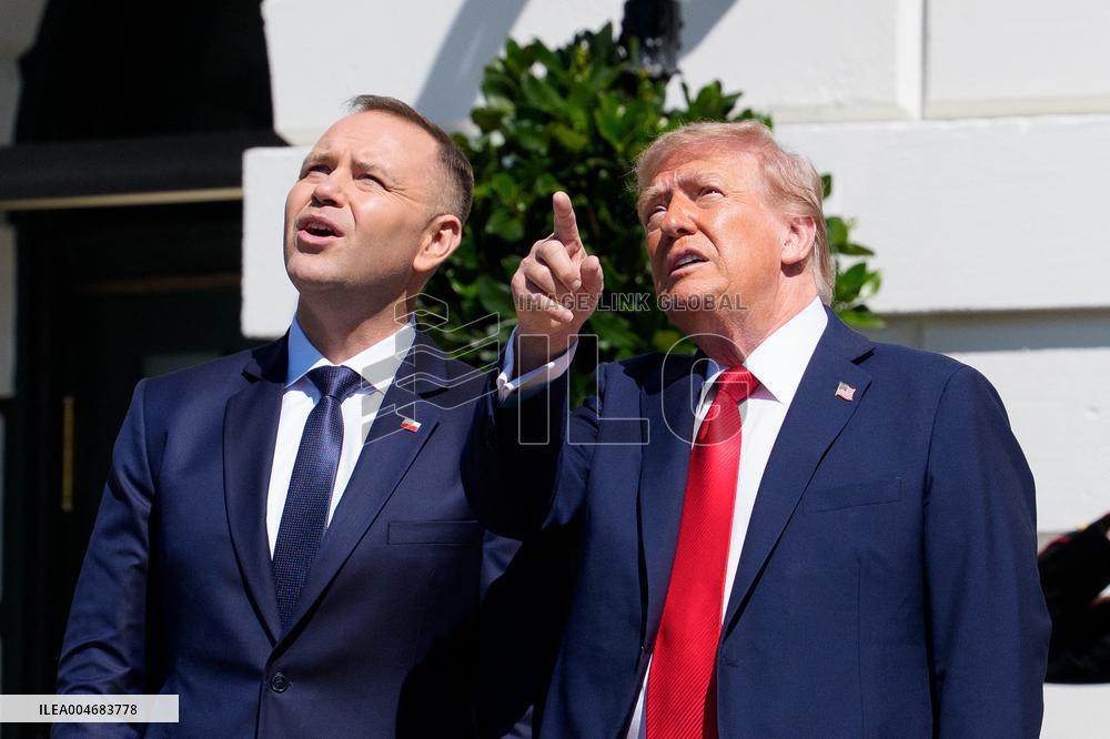 Trump greets President Karol Nawrocki of Poland on the South Portico of the White House