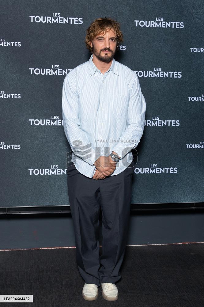 Les Tourmentes Paris Film Premiere