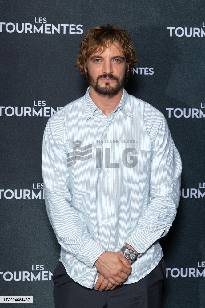 Les Tourmentes Paris Film Premiere