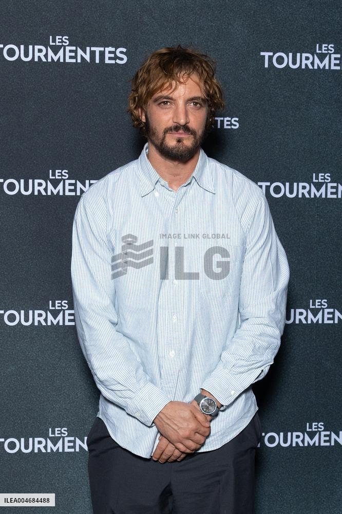 Les Tourmentes Paris Film Premiere