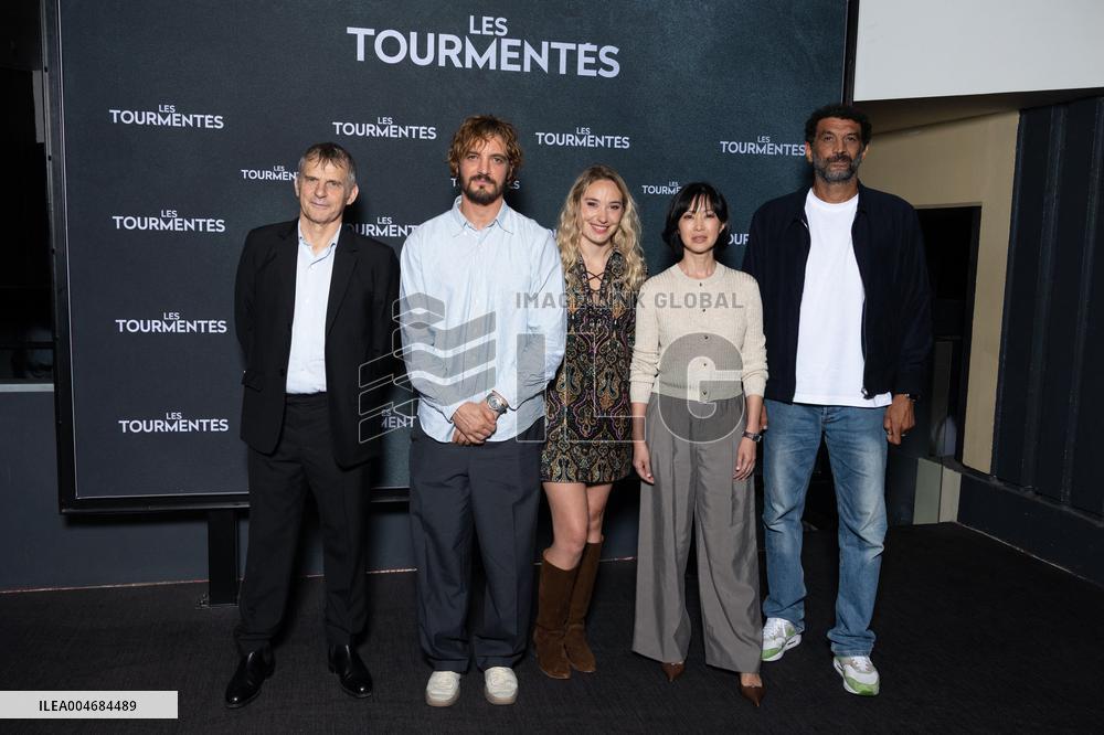 Les Tourmentes Paris Film Premiere