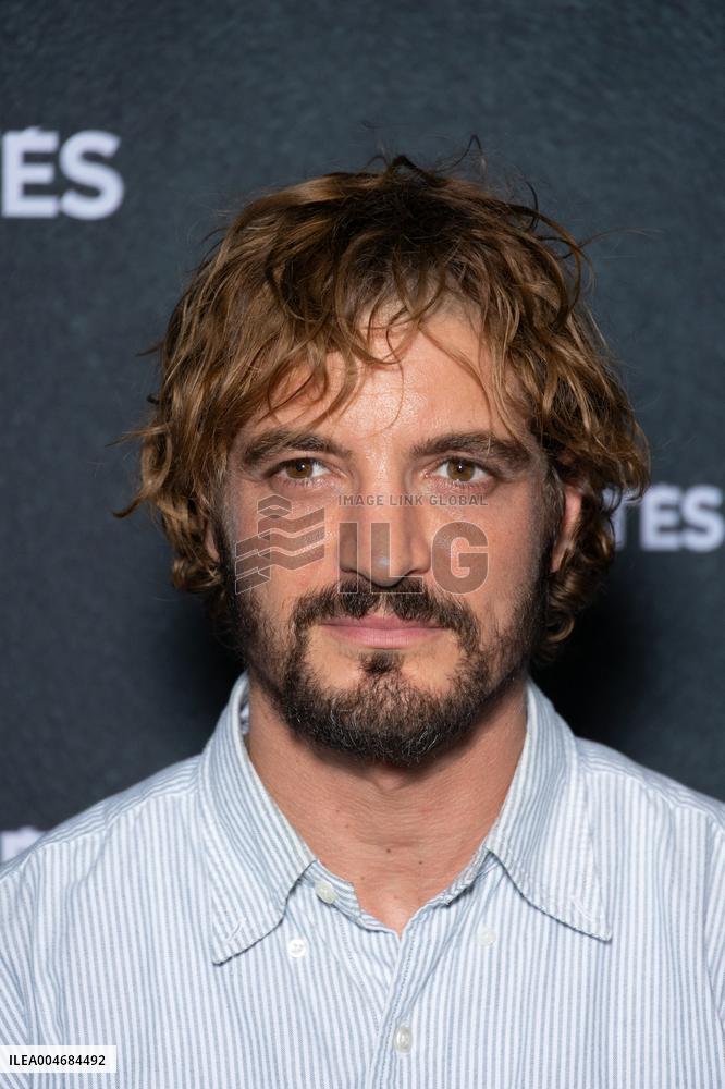 Les Tourmentes Paris Film Premiere