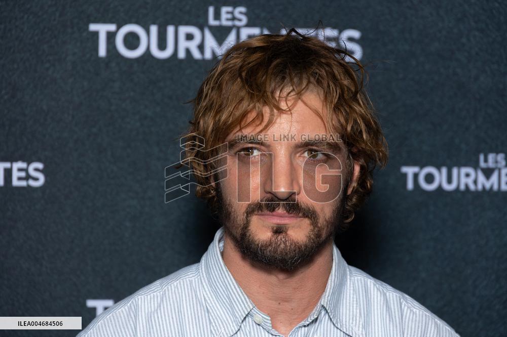 Les Tourmentes Paris Film Premiere