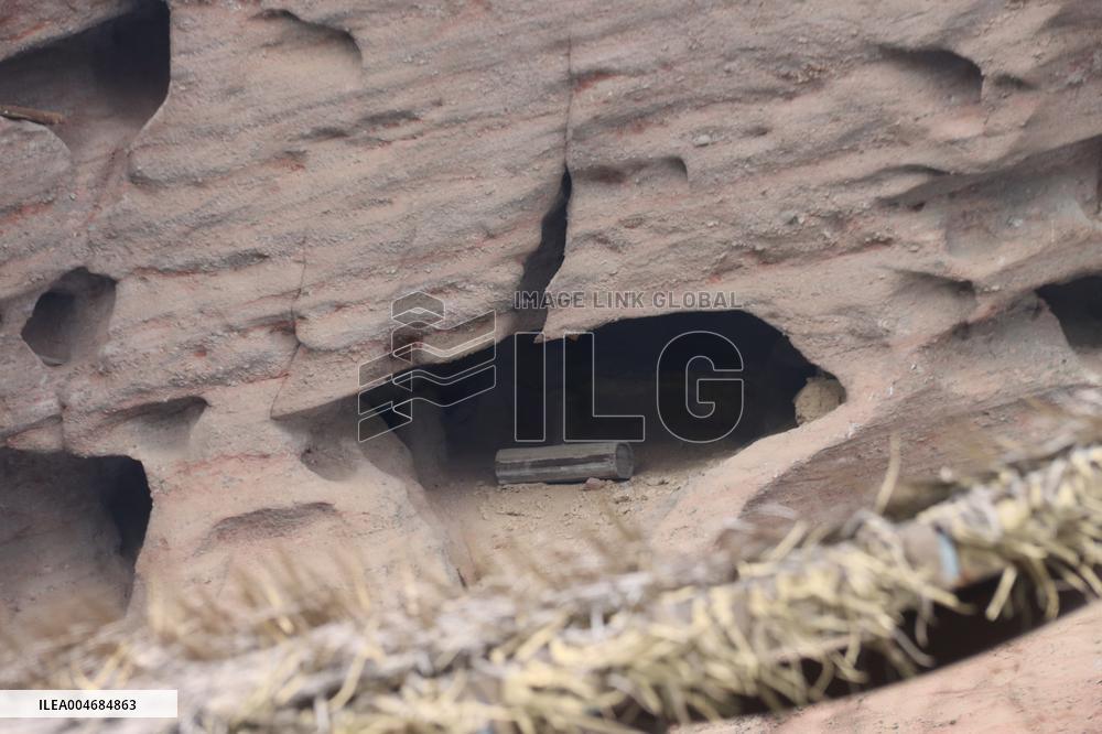 Millennium Hanging Coffin Hidden in Longhu Cave in Yingtan
