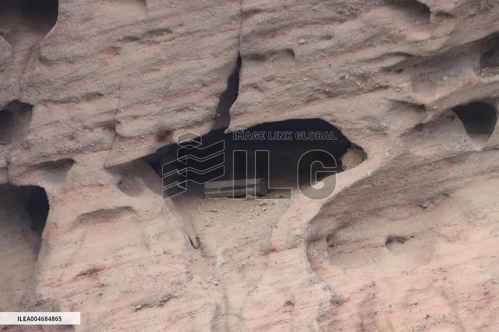 Millennium Hanging Coffin Hidden in Longhu Cave in Yingtan