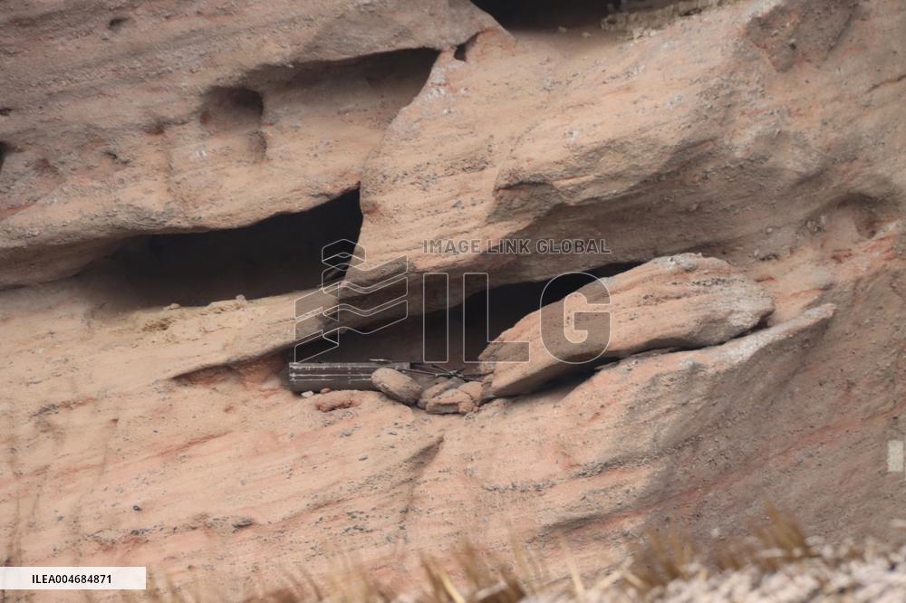 Millennium Hanging Coffin Hidden in Longhu Cave in Yingtan