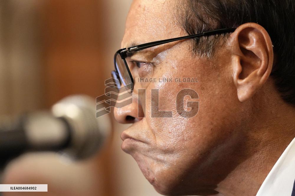 Ex-Suntory Chairman Niinami