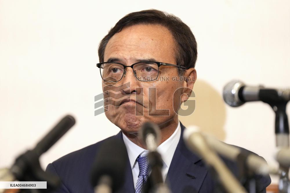 Ex-Suntory Chairman Niinami
