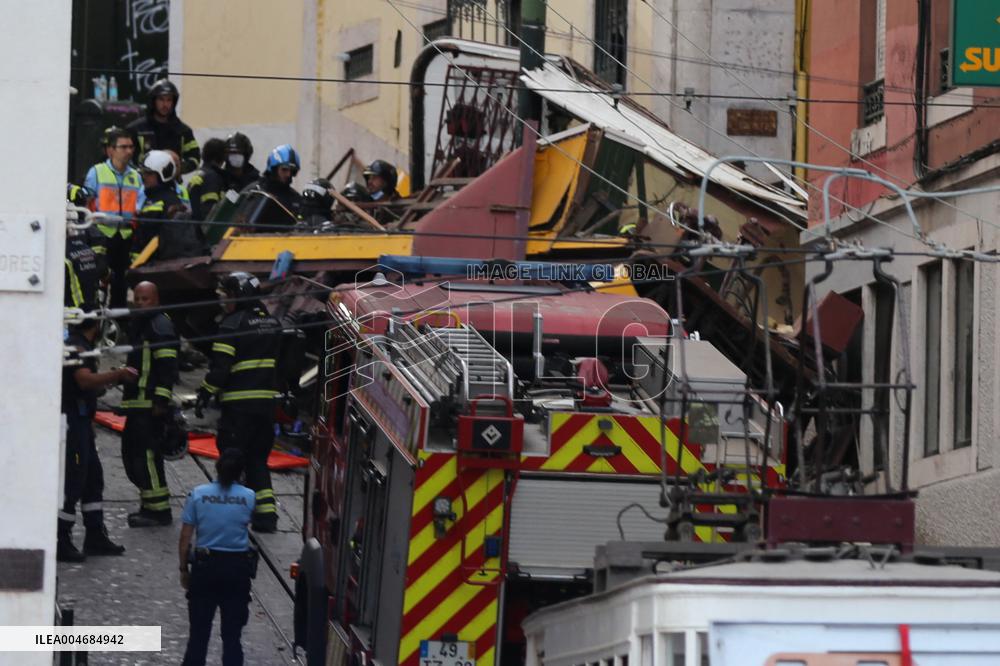 Lisbon Gloria Funicular Derailment Kills 15, Injures 18