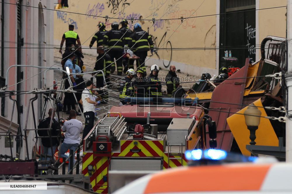 Lisbon Gloria Funicular Derailment Kills 15, Injures 18