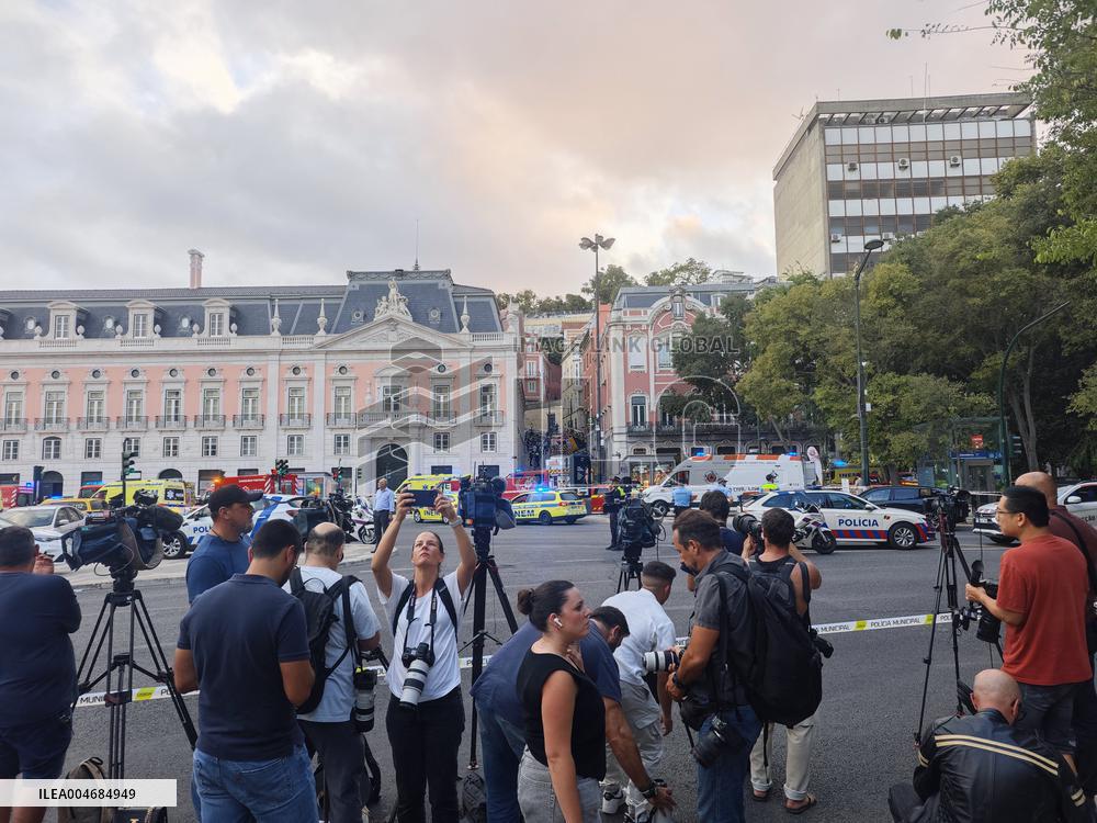 Lisbon Gloria Funicular Derailment Kills 15, Injures 18