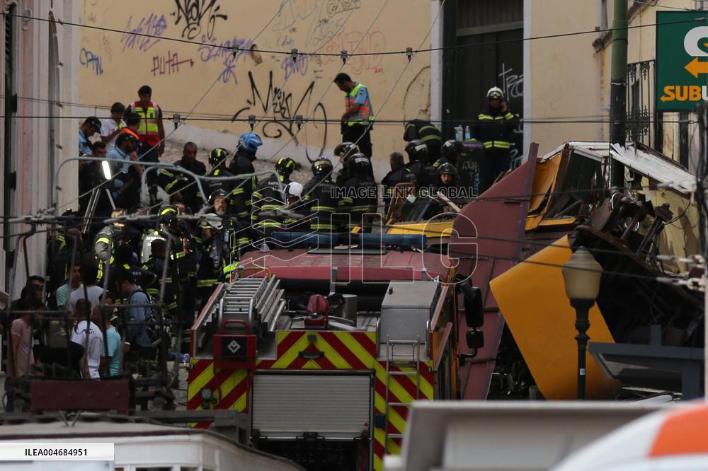 Lisbon Gloria Funicular Derailment Kills 15, Injures 18