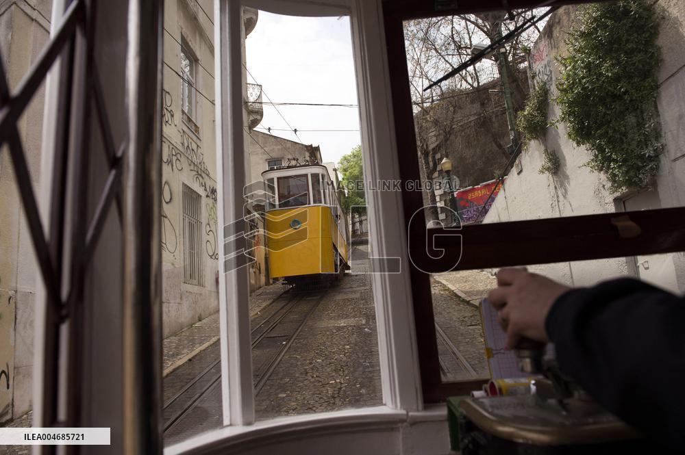 Illustration - Funicular in Lisbon
