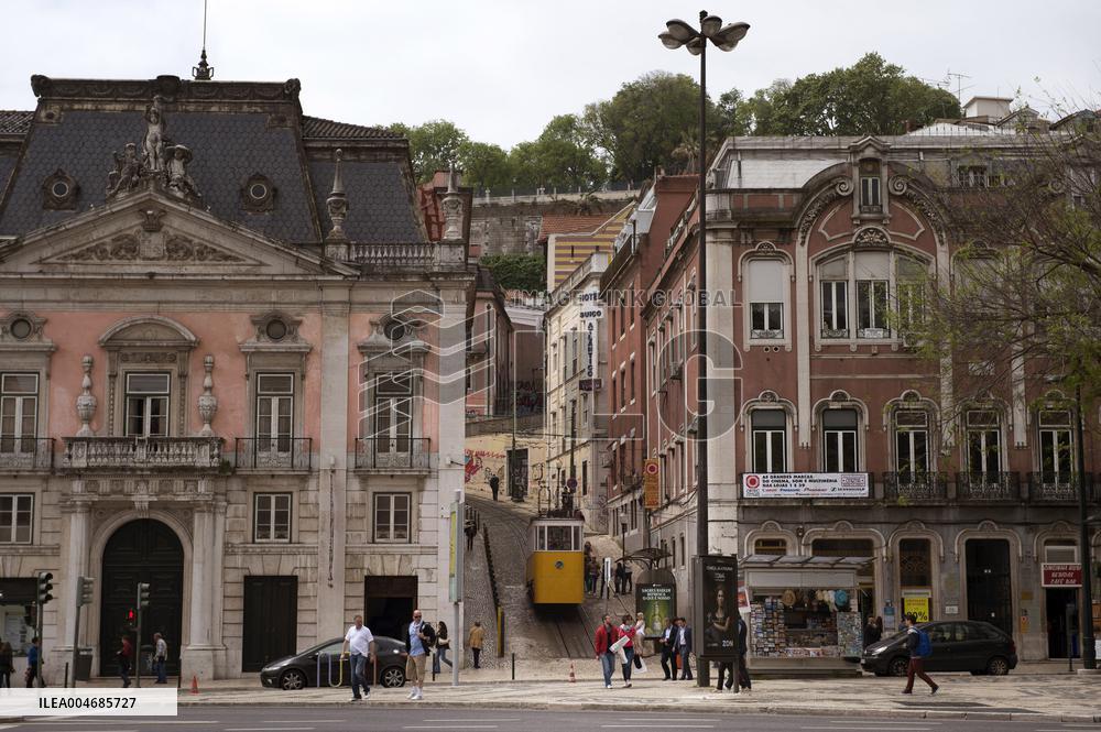 Illustration - Funicular in Lisbon