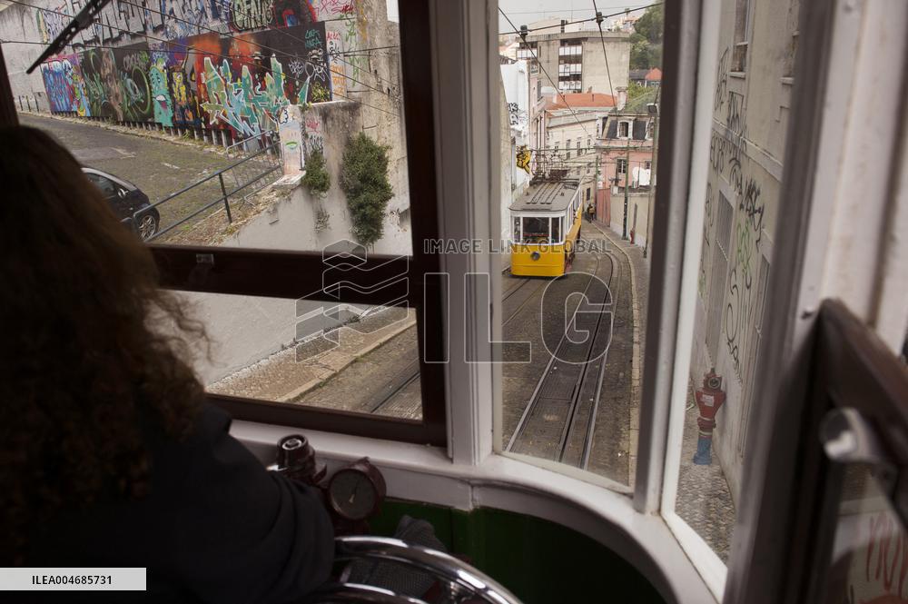 Illustration - Funicular in Lisbon