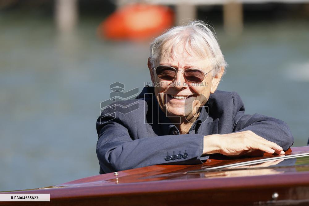 Venice - Arrival Milo Manara MP