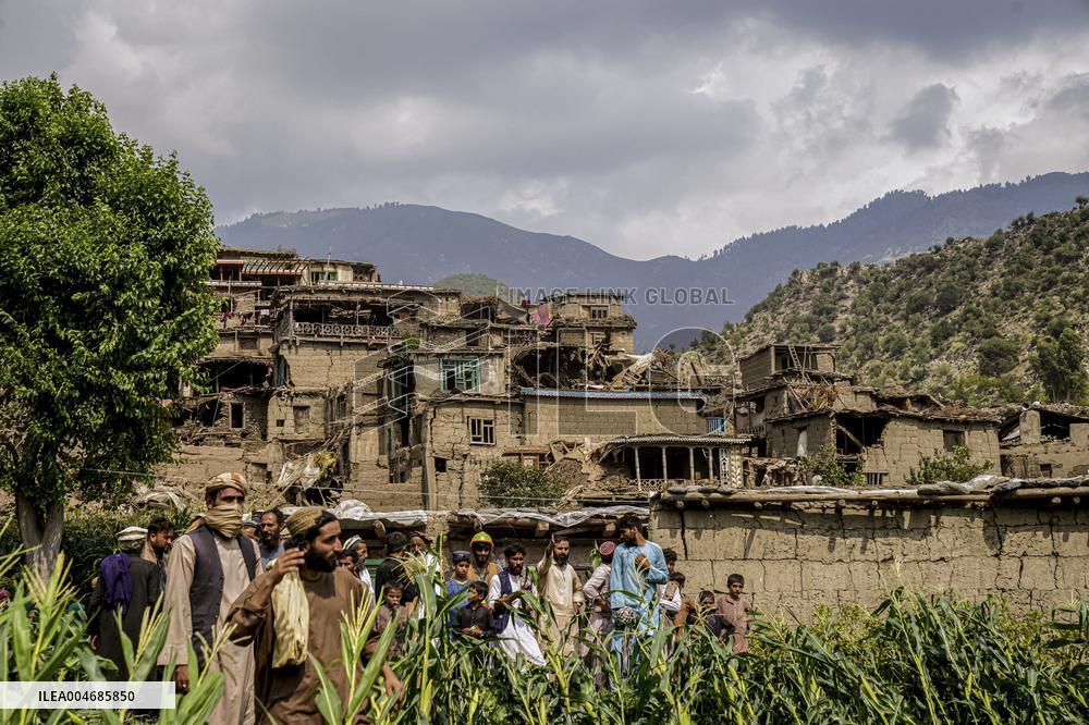 Searchers Retrieve Bodies as Afghan Quake Toll Expected to Rise - Afghanistan