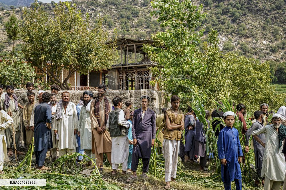 Searchers Retrieve Bodies as Afghan Quake Toll Expected to Rise - Afghanistan