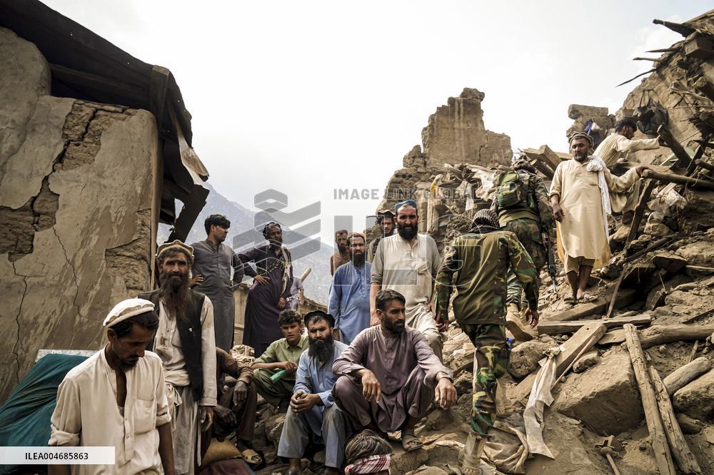 Searchers Retrieve Bodies as Afghan Quake Toll Expected to Rise - Afghanistan