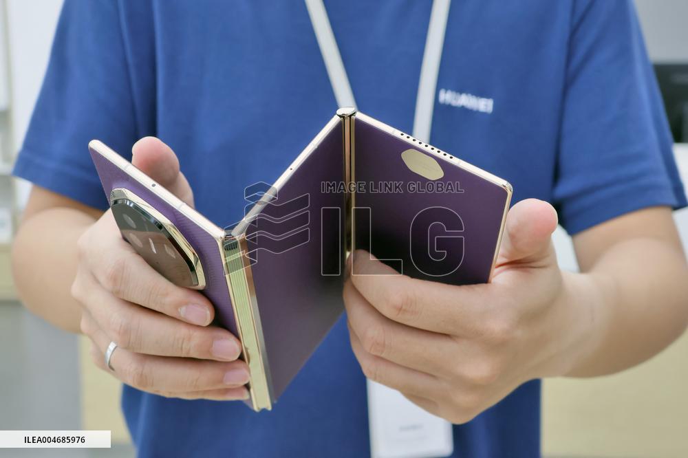 World's Second Commercial Triple Fold Smartphone Huawei Mate XTs