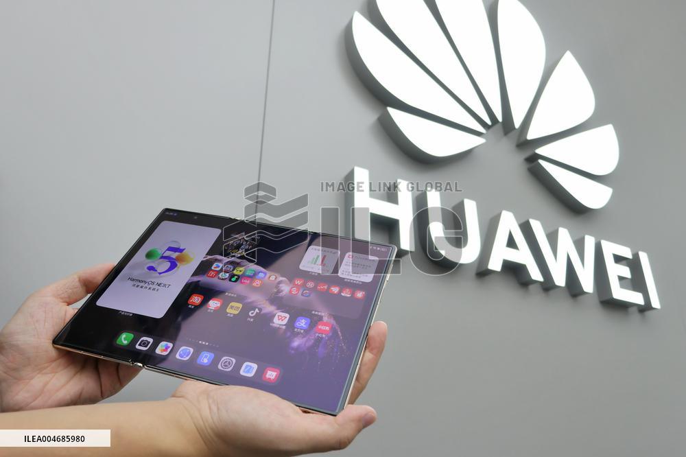 World's Second Commercial Triple Fold Smartphone Huawei Mate XTs