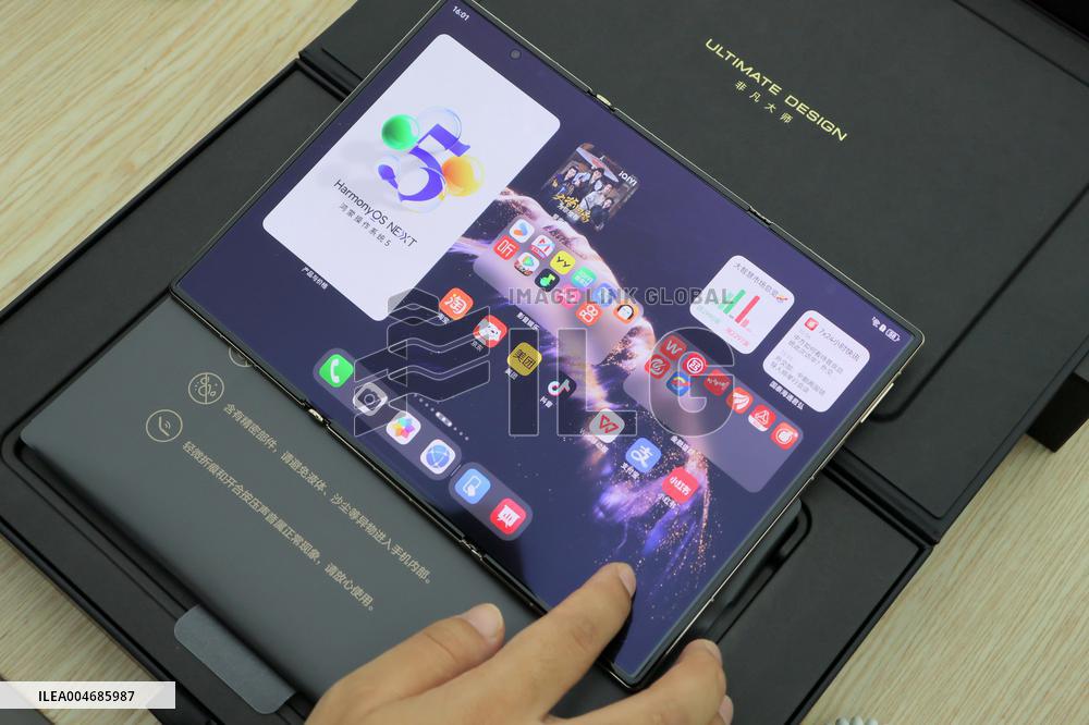 World's Second Commercial Triple Fold Smartphone Huawei Mate XTs