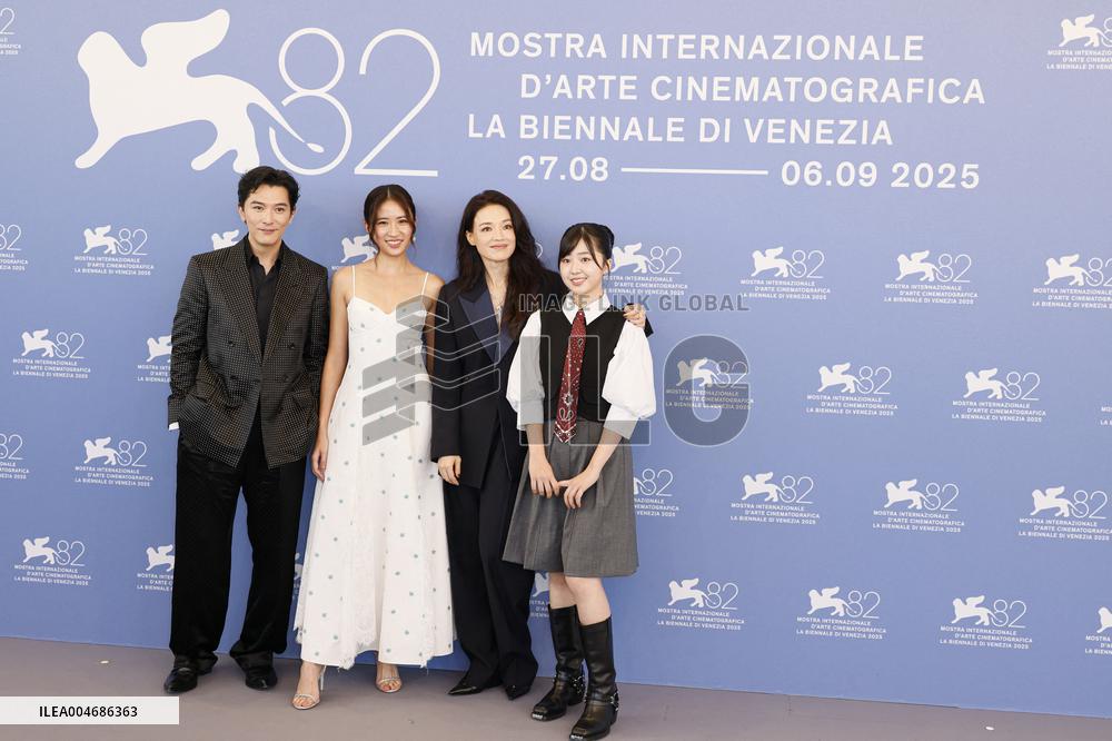 Venice - Photocall film  "Nuhai" (Girl) MP
