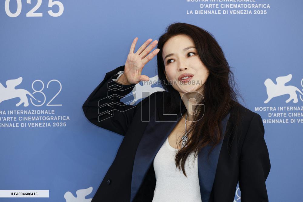 Venice - Photocall film  "Nuhai" (Girl) MP
