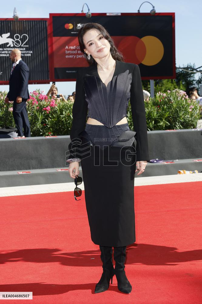 Venice - Red carpet film  "Nuhai" (Girl) MP