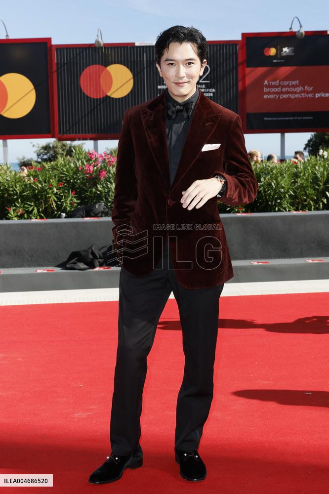 Venice - Red carpet film  "Nuhai" (Girl) MP