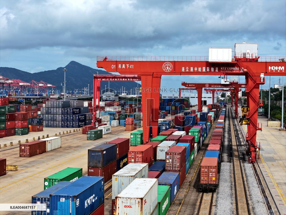International Freight Train in Lianyungang