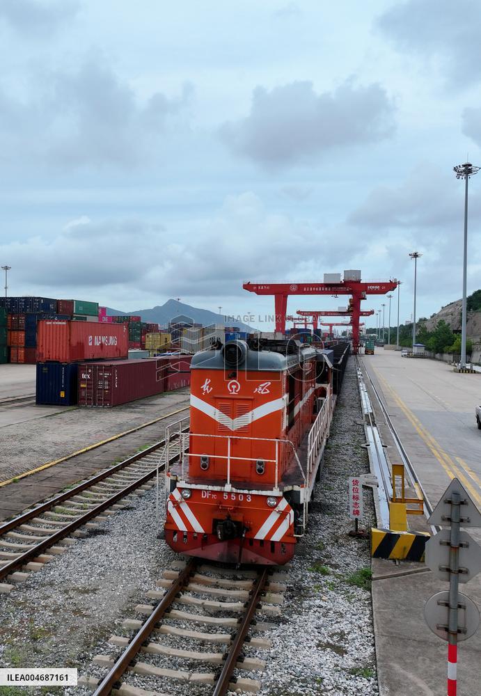 International Freight Train in Lianyungang