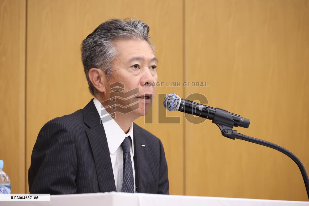 Suntory Holdings Chairman Takeshi Niinami Resigns, Holds Press Conference