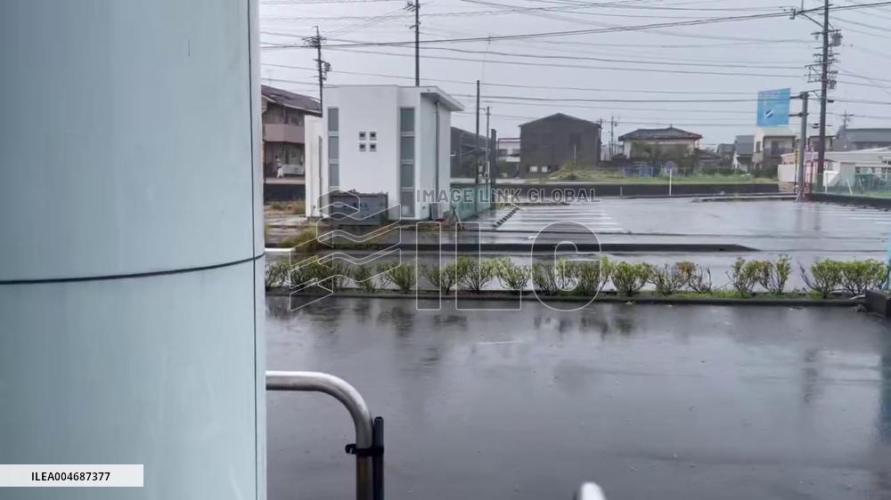 Japan: Typhoon Peipah Triggers Suspected Tornadoes in Shizuoka, Injuring Residents 2
