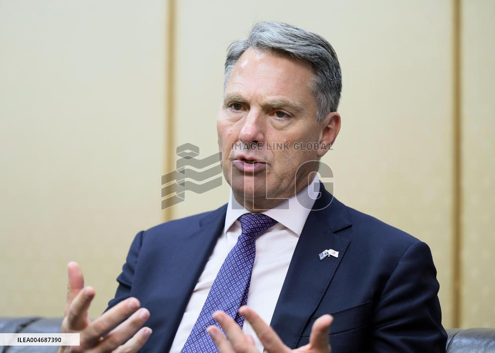 Australian defense minister in Japan