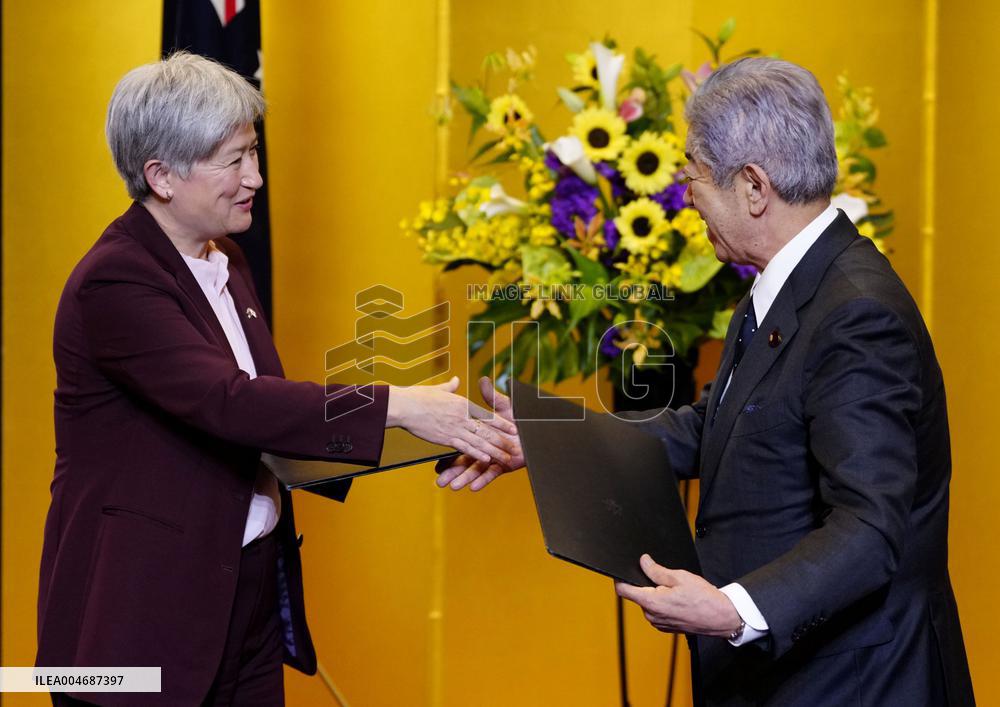 Australian foreign minister in Japan