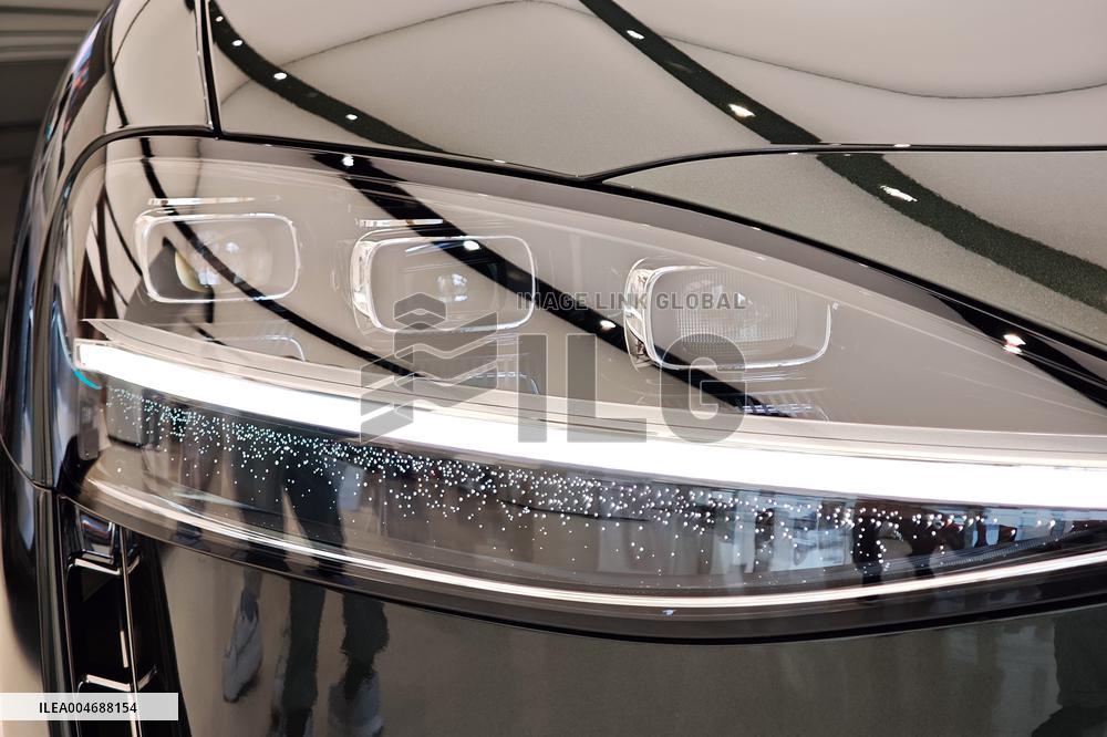 Huawei HIMA's First Station Wagon STELATO S9T