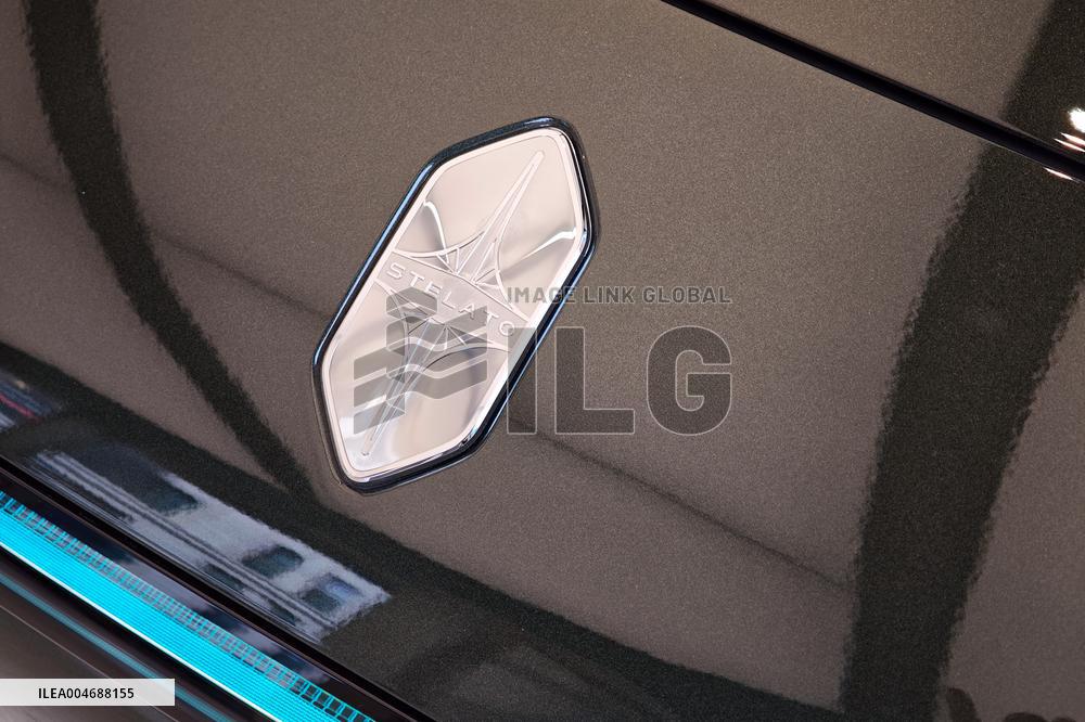 Huawei HIMA's First Station Wagon STELATO S9T