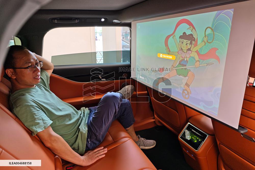 Huawei HIMA's First Station Wagon STELATO S9T