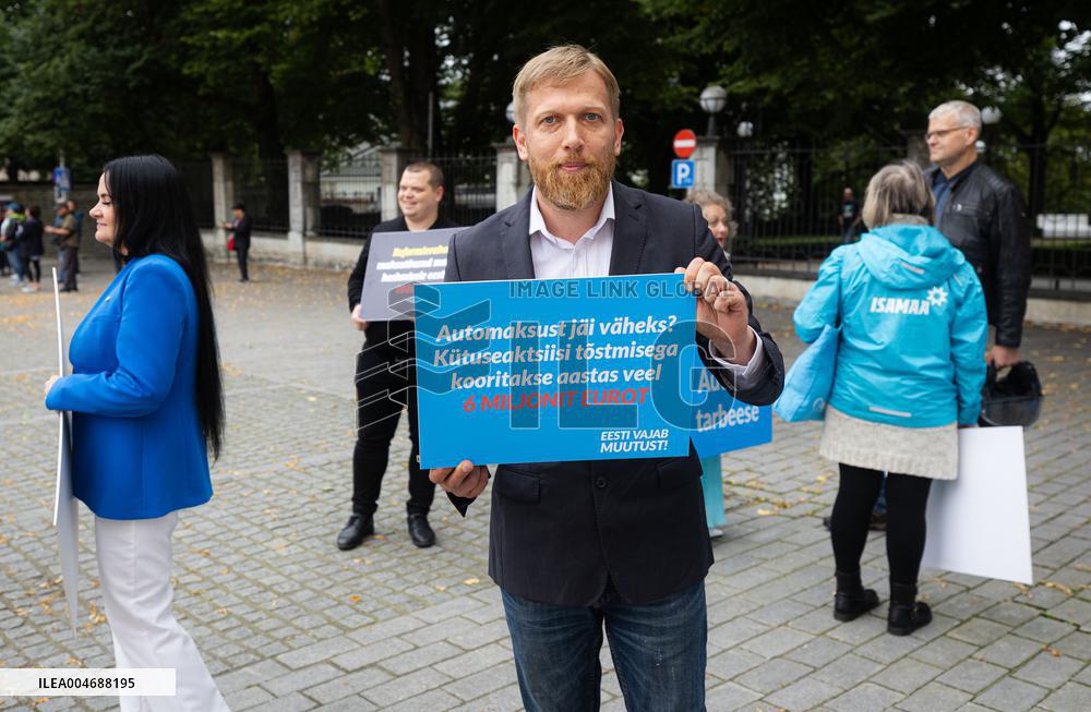 Protest against the vehicle tax