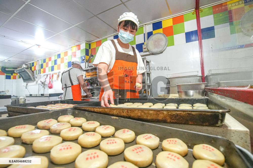 Mooncakes Manufacturing in Huzhou